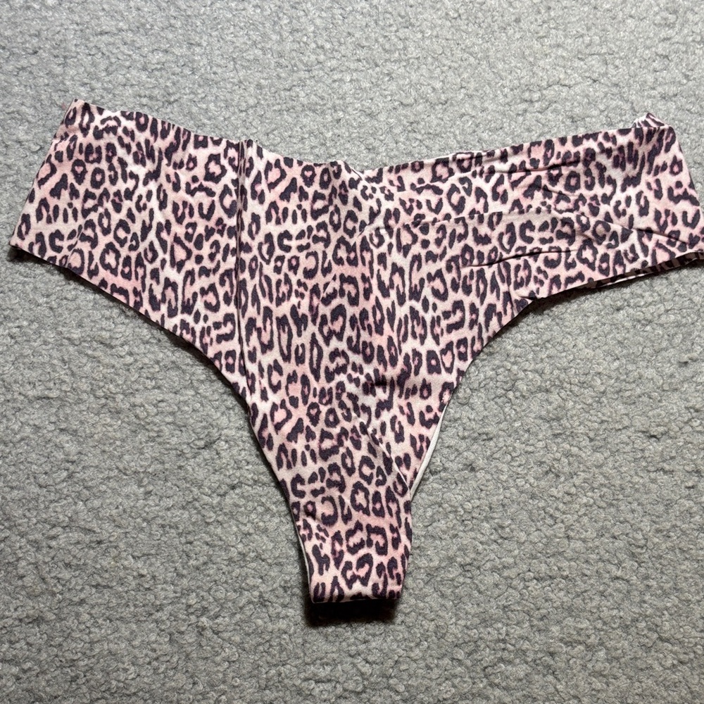 VS No Show Thong XL